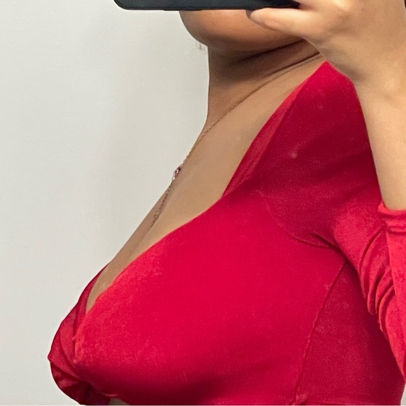 Red crop top - Picture 4 of 4